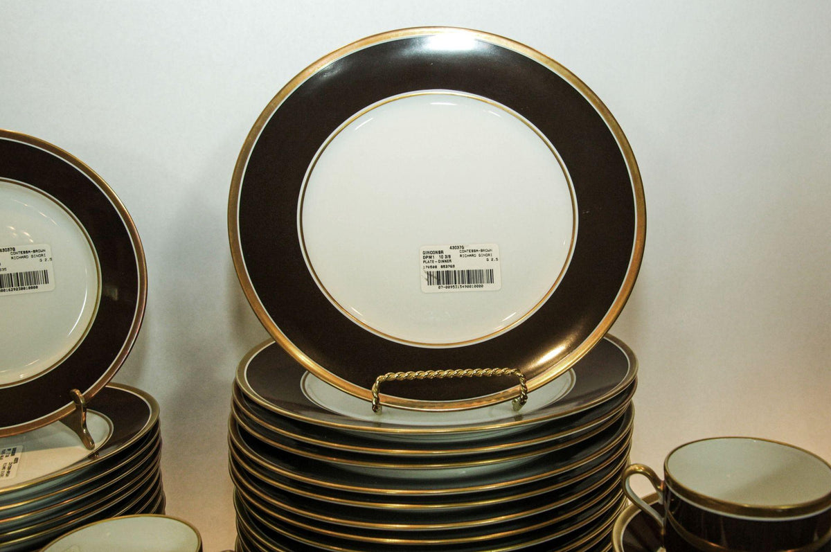 Richard Ginori Brown & Gold Trimmed Dinnerware Service Of 93 Pieces — detail view 6