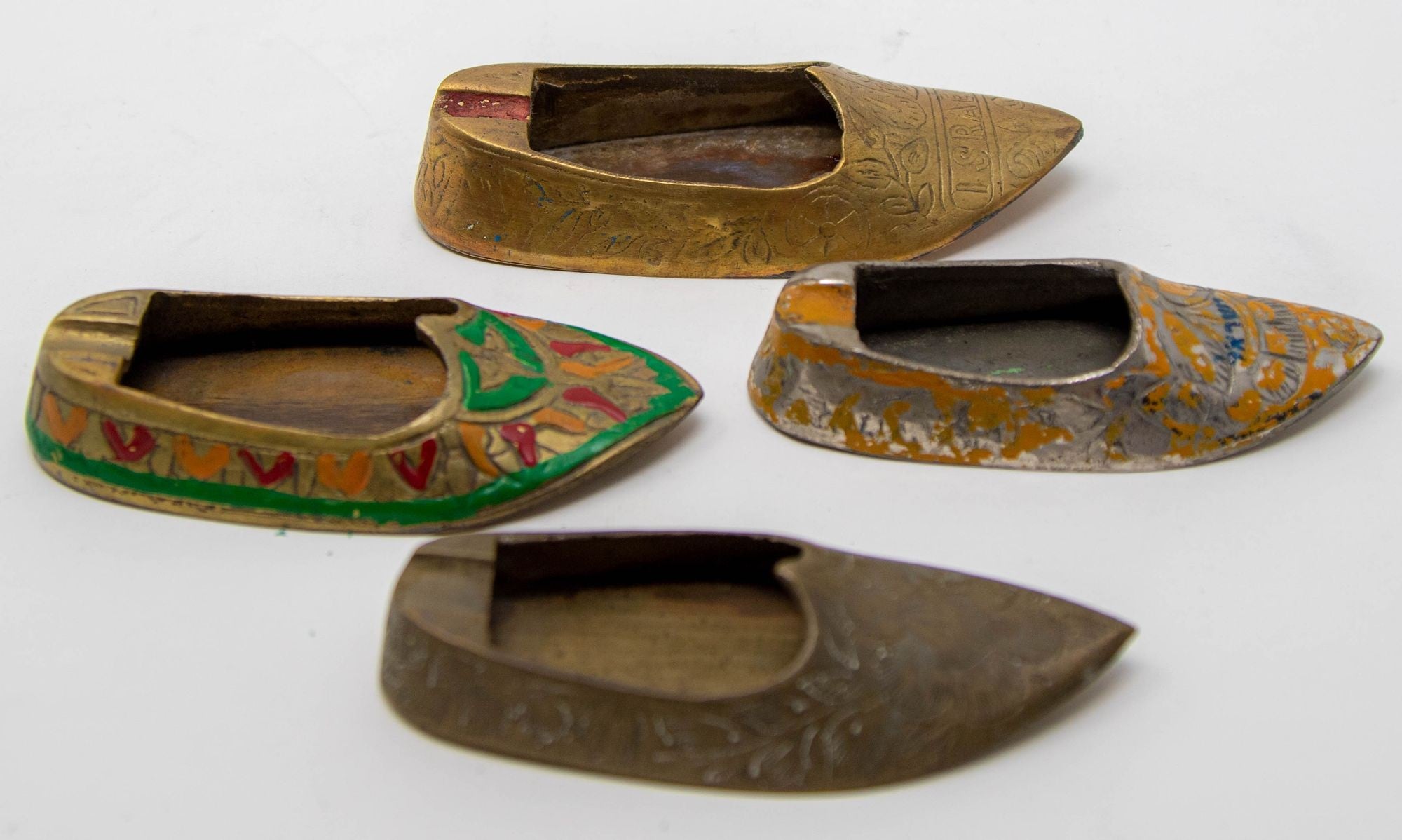 Vintage Brass Etched Aladdin Middle Eastern Slipper Shoe Ashtray Set of 4