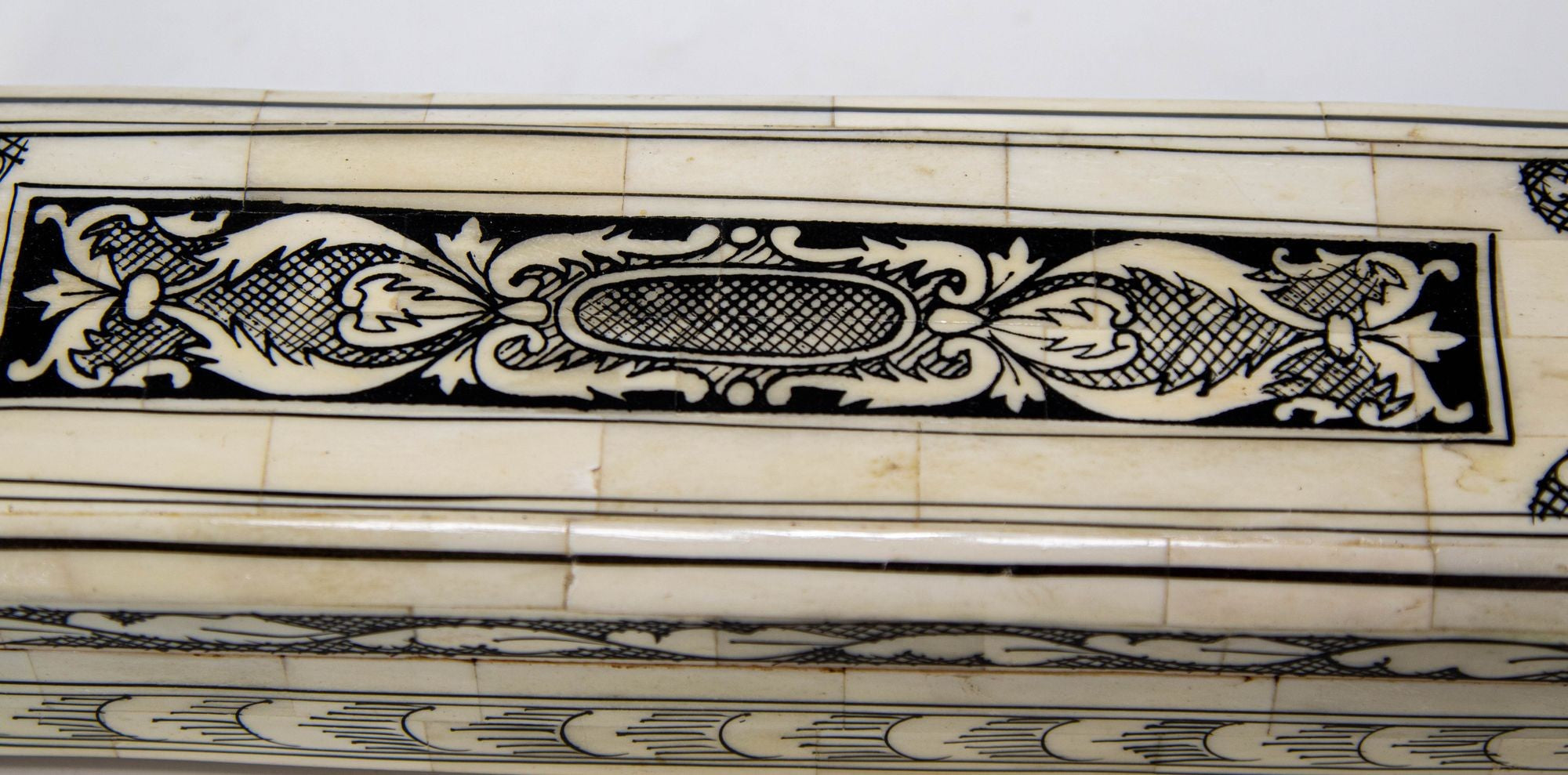 Moorish Islamic Mughal Raj Decorative Vizagapatam Carved Bone Jewelry Box India