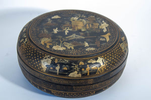Large Chinese Export Round Black Lacquered Gilt Painted Covered Box 1950s