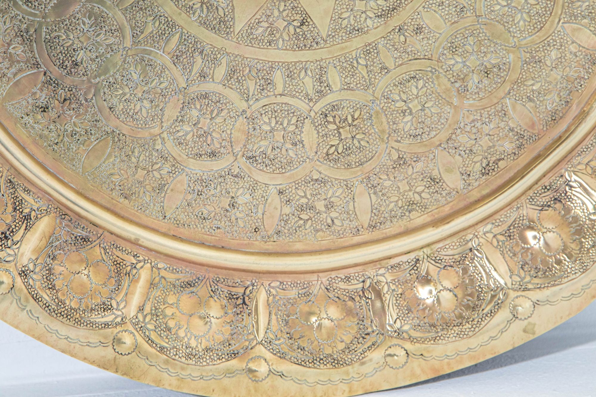 Antique Middle Eastern Round Brass Tray Islamic Moorish Style 23.5 in. Diameter