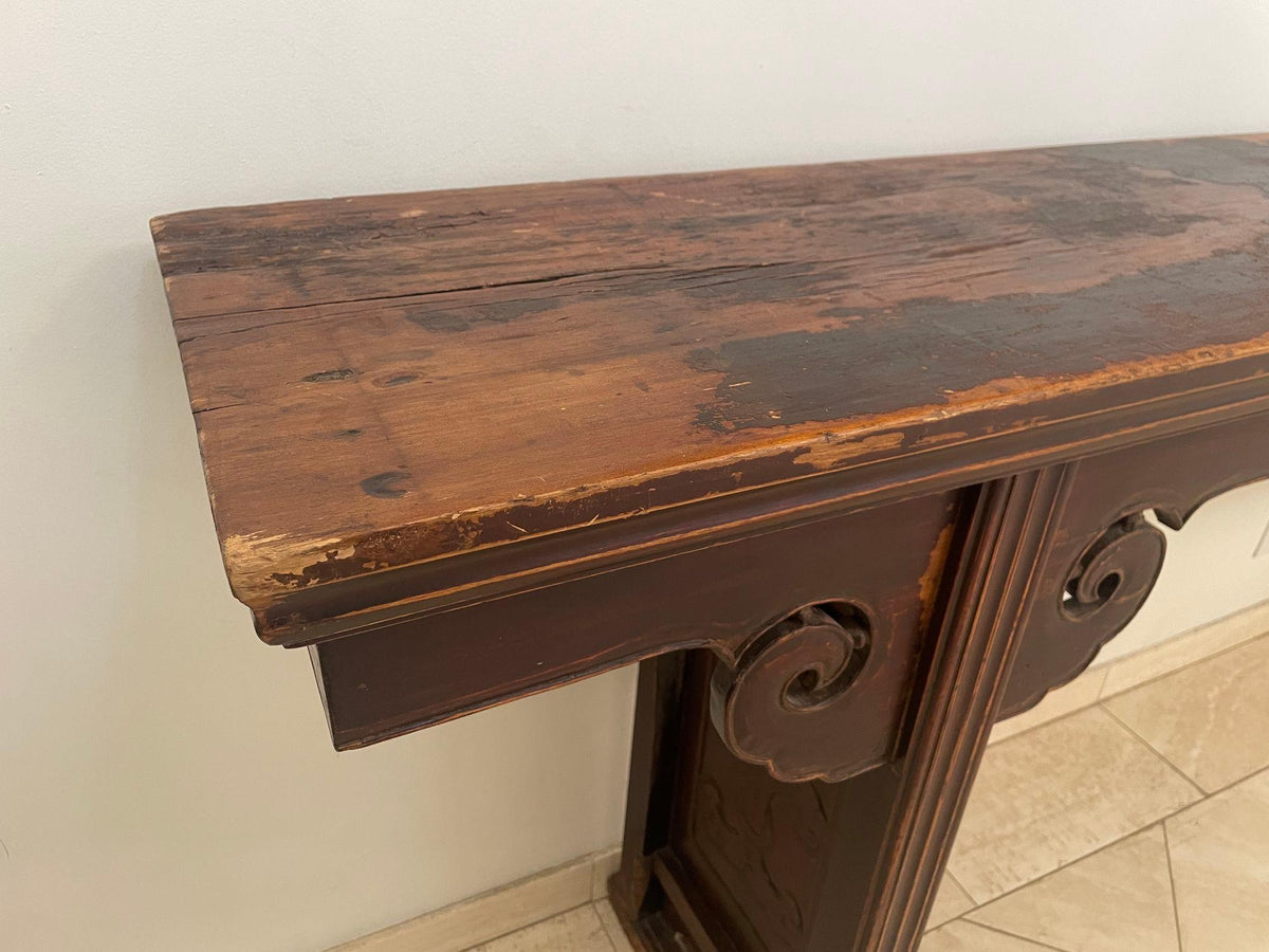 19th Century Chinese Elm Console Table with Hand-Carved Ruyi Motifs — detail view 7