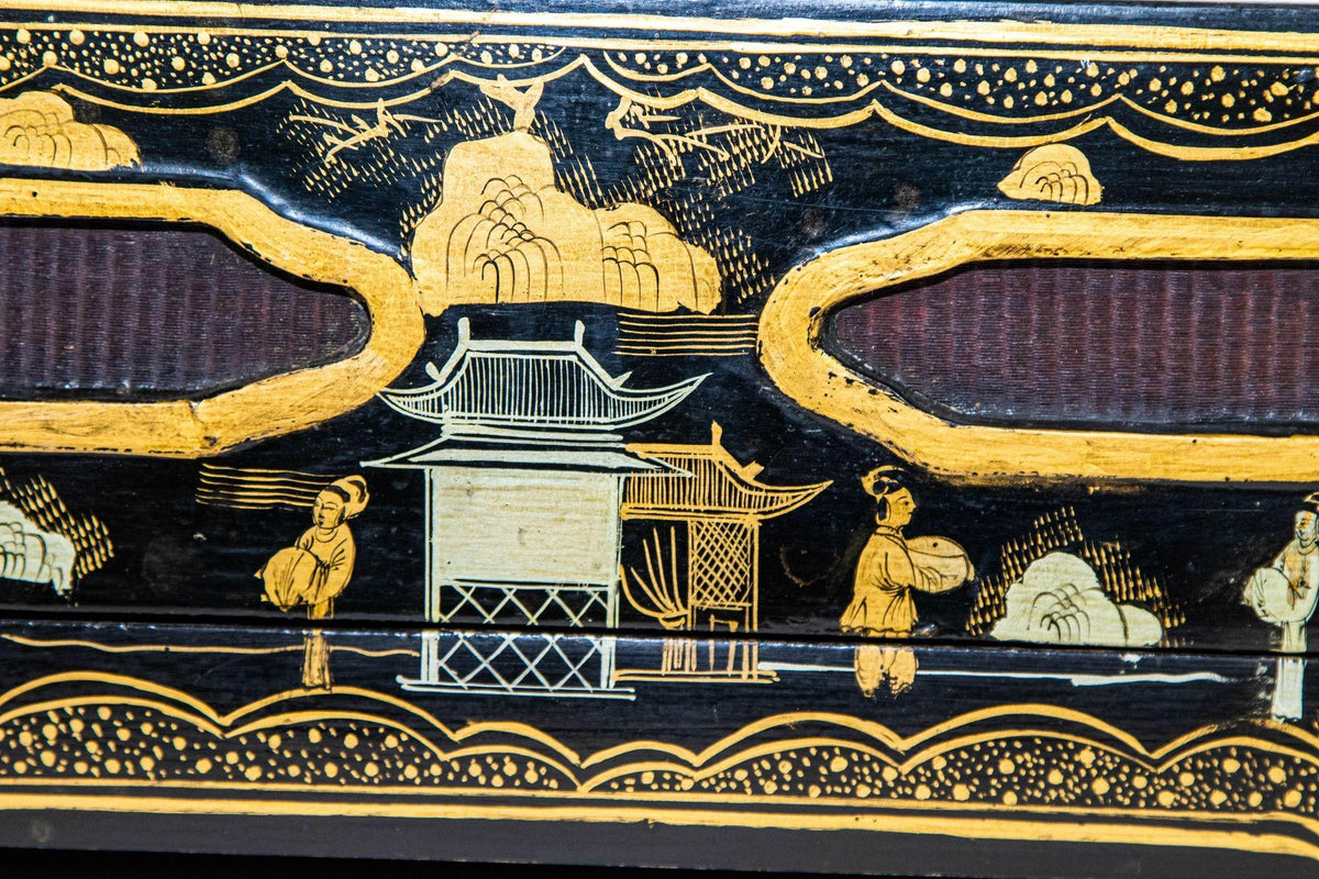 Large Chinoiserie Rectangular Black Lacquered Gilt Painted Covered Box 1950s — additional view 7