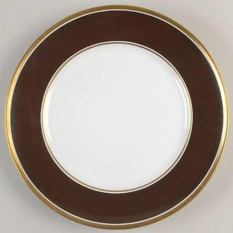 Richard Ginori Brown & Gold Trimmed Dinnerware Service Of 93 Pieces — detail view 7