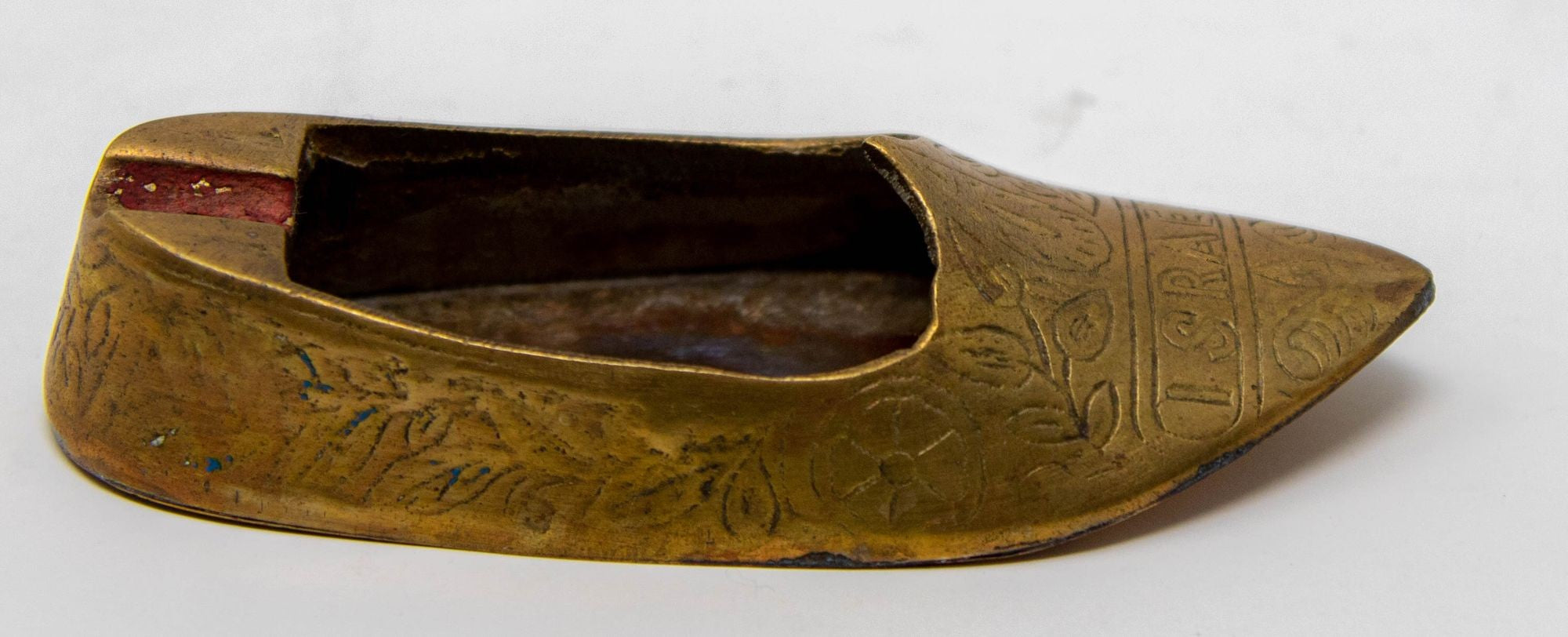 Vintage Brass Etched Aladdin Middle Eastern Slipper Shoe Ashtray Set of 4