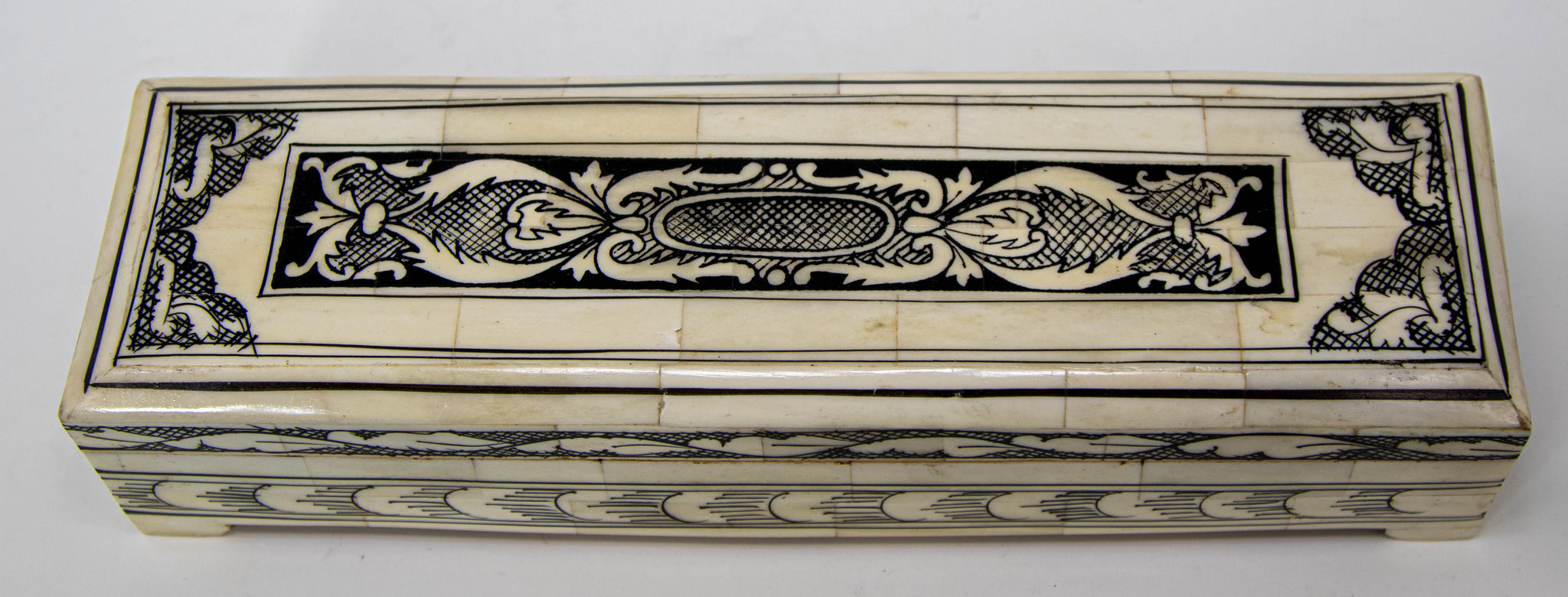 Moorish Islamic Mughal Raj Decorative Vizagapatam Carved Bone Jewelry Box India