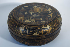 Large Chinese Export Round Black Lacquered Gilt Painted Covered Box 1950s