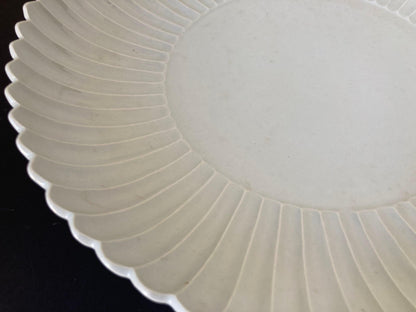 Chinese Asian White Ceramic Platter Bowl Scalloped Huge Heavy 17 in. D. — additional view 8