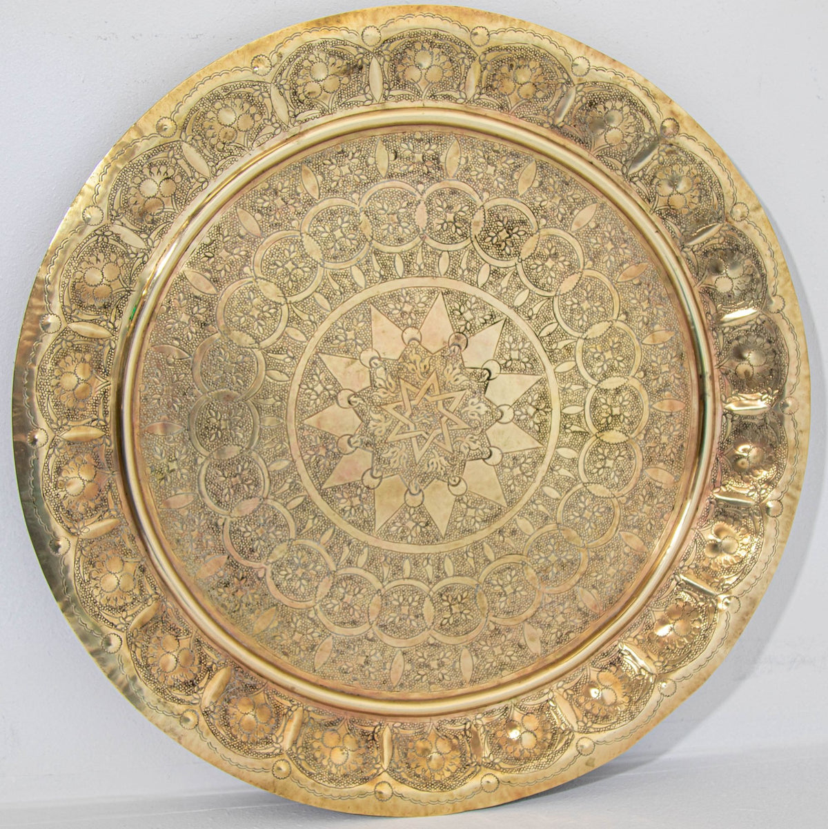 Antique Middle Eastern Round Brass Tray Islamic Moorish Style 23.5 in. Diameter