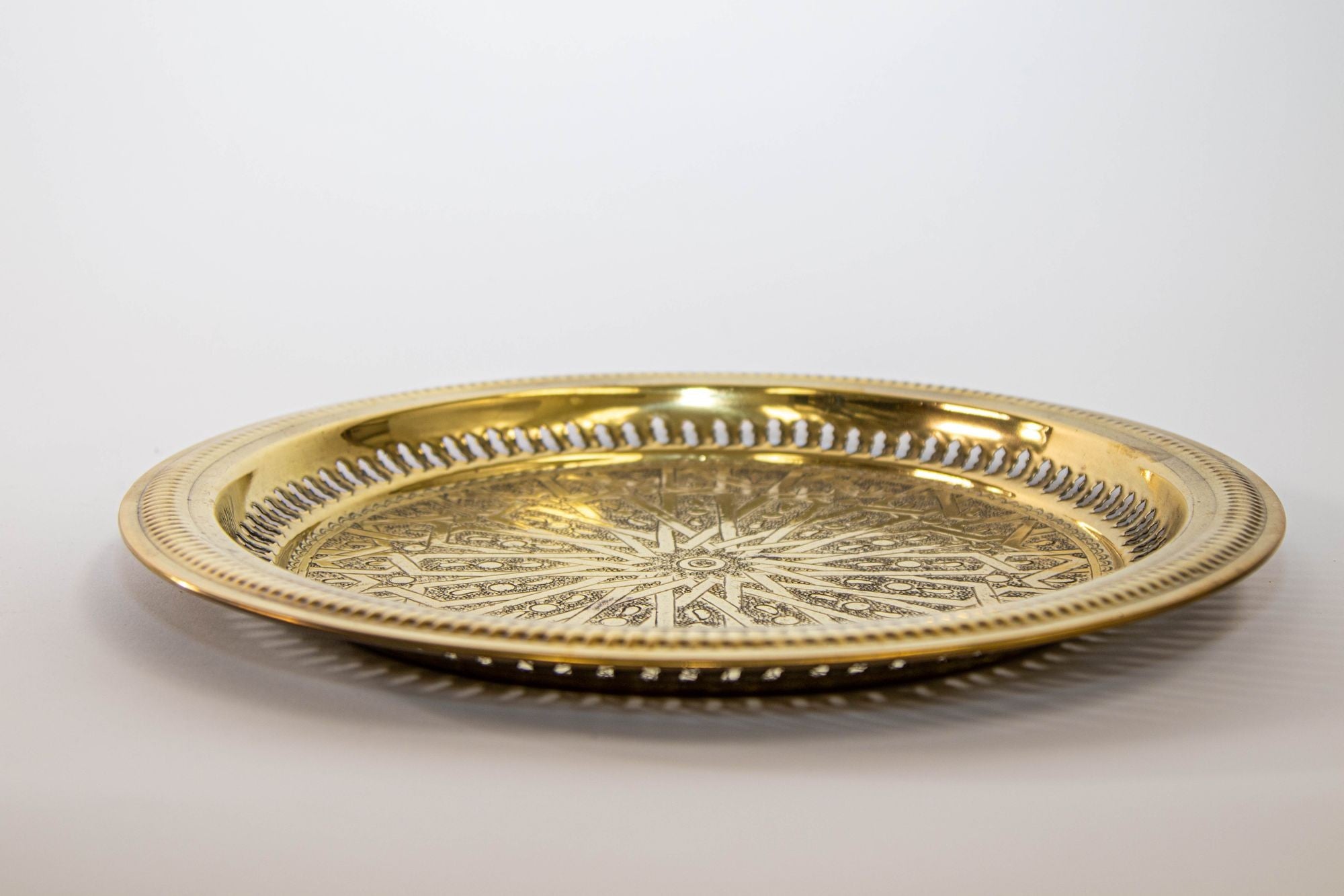 1940s Brass Moroccan Tray Hand Hammered Moorish Islamic Metalwork 13.5 in. D.