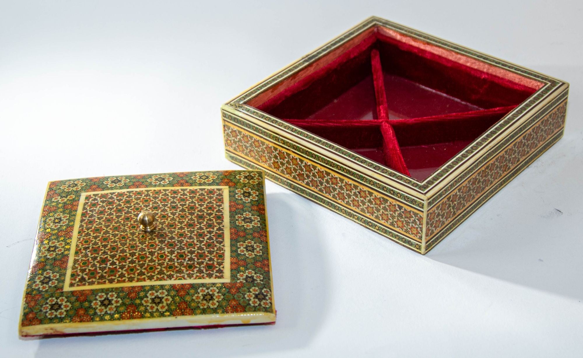 1950s Anglo Indian Micro Sadeli Mosaic Inlaid Jewelry Box
