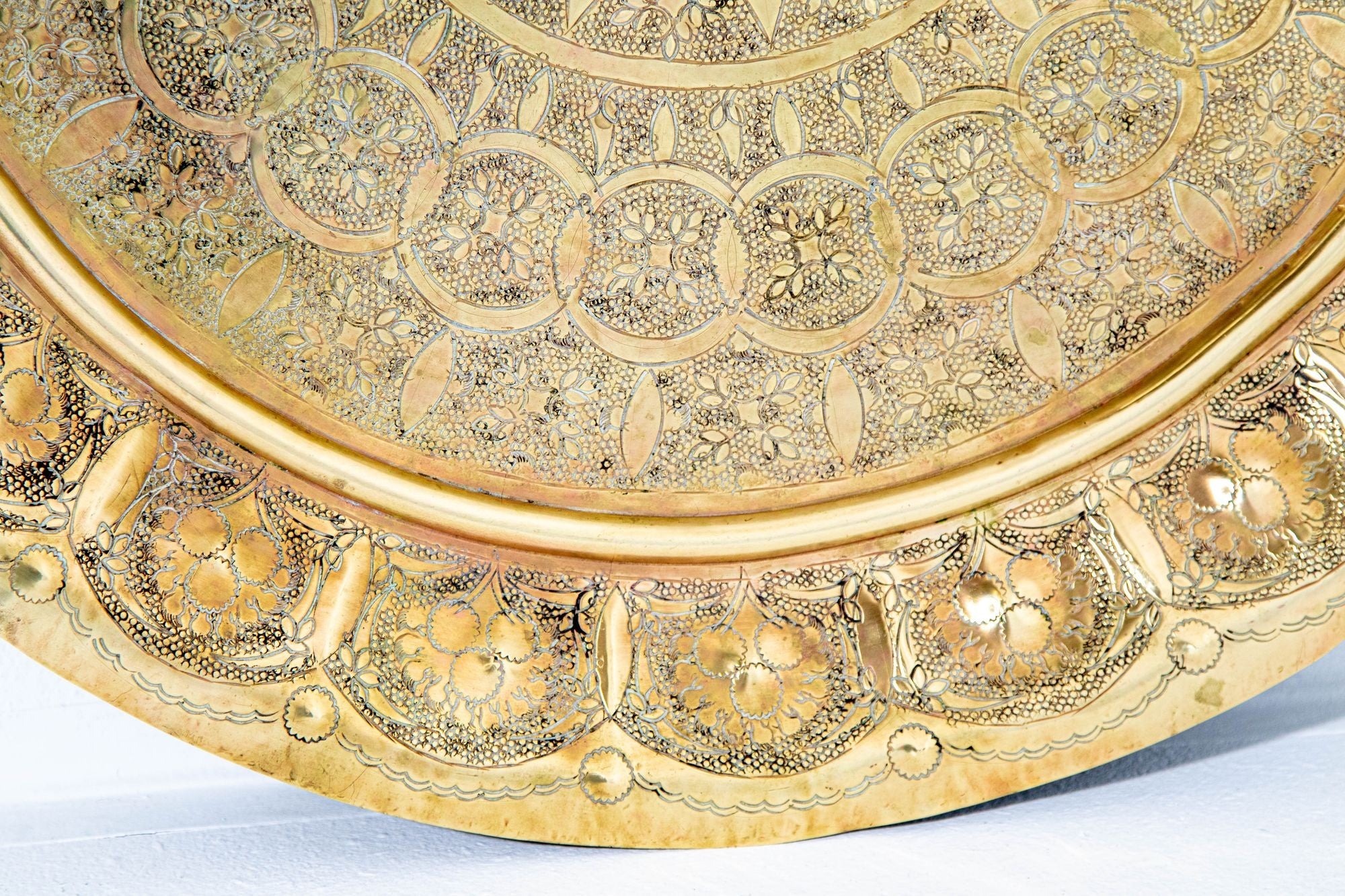 Antique Middle Eastern Round Brass Tray Islamic Moorish Style 23.5 in. Diameter