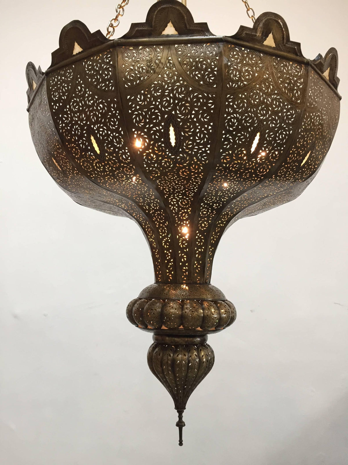 Vintage Large Brass Moroccan Chandelier in Alberto Pinto Moorish Style – view 3
