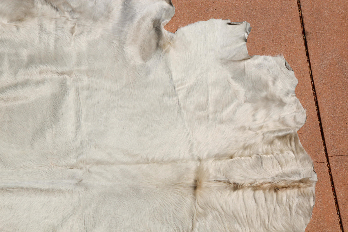 Hand-Crafted White Cowhide Rug from Argentina, Folk Art Style, 1980 — additional view 3