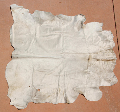 Hand-Crafted White Cowhide Rug from Argentina, Folk Art Style, 1980 — additional view 18