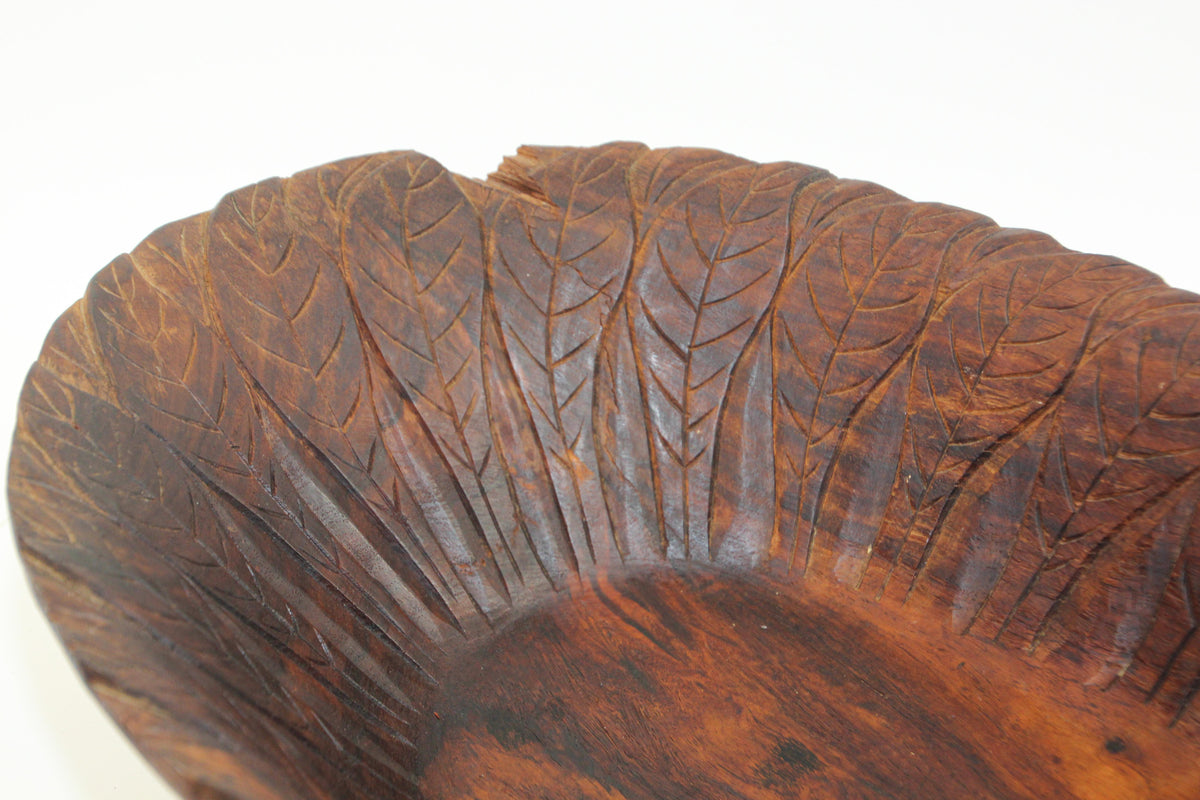 Large Hand-Carved Tribal Wooden Bowl from the Batak of Sumatra — additional view 7