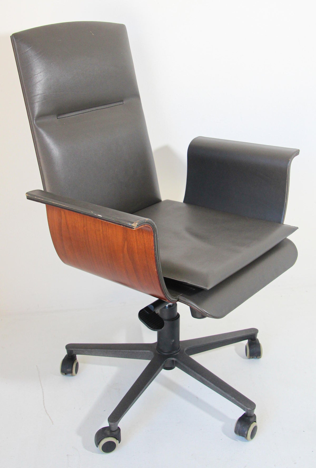 Mariani Wing Conference Office Chair by Luca Scacchetti Italy — Italy