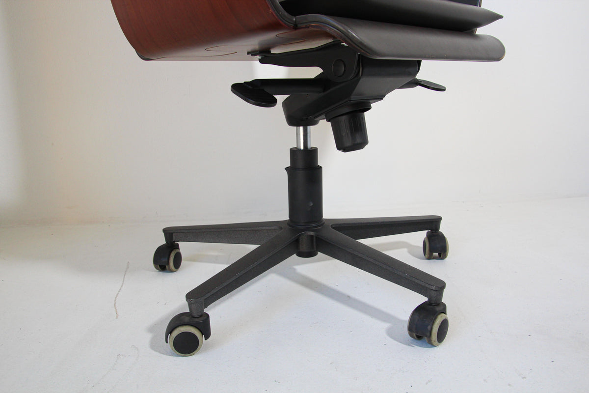 Mariani Wing Conference Office Chair by Luca Scacchetti Italy — Italy
