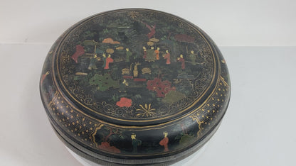 Chinese Export Large Round Box Black Lacquered Gilt Painted Covered Box 1950s