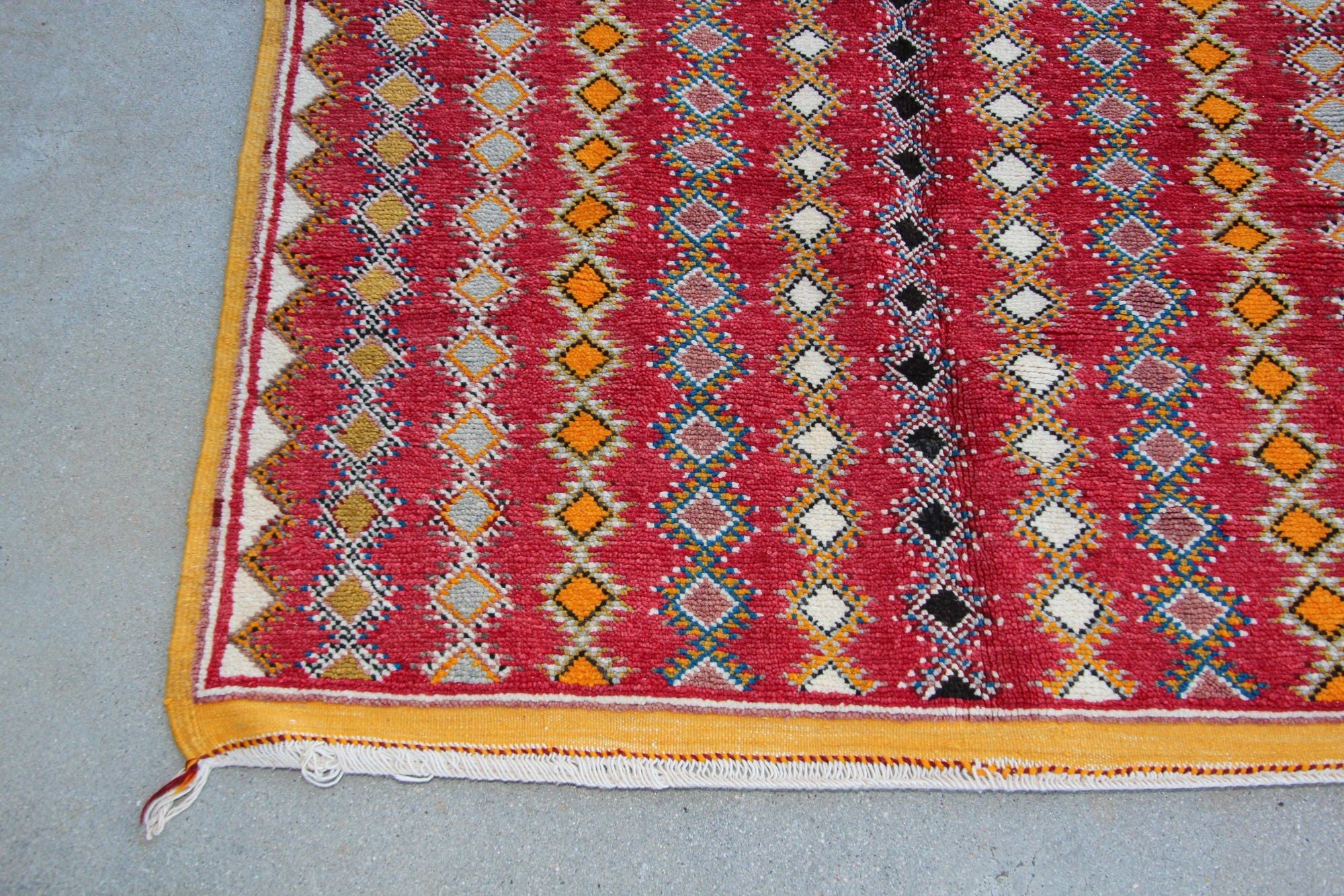 1980s Vintage Moroccan Boujad Hand-Woven Tribal Rug