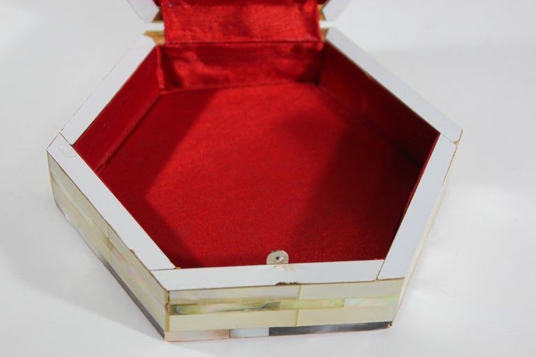 Handcrafted White Mother of Pearl Inlaid Moorish Octagonal Box