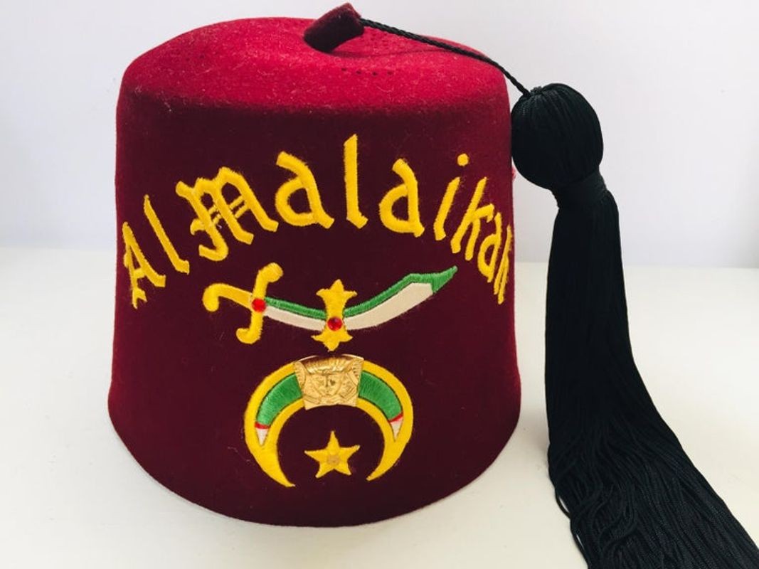 AL Malaikah Vintage Iconic Masonic Shriner Burgundy Wool Fez Hat in Original Box
