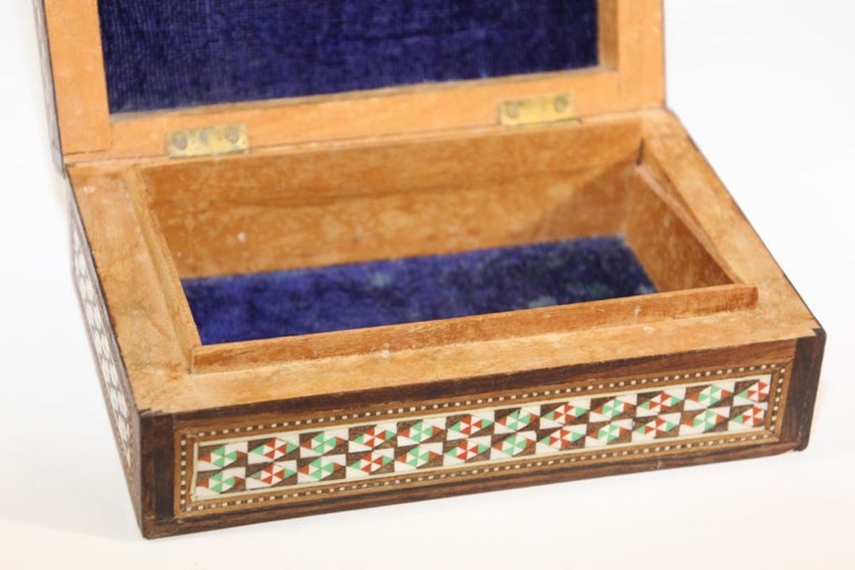 1940s Antique Fine Micro Mosaic Moorish Inlaid Decorative Box