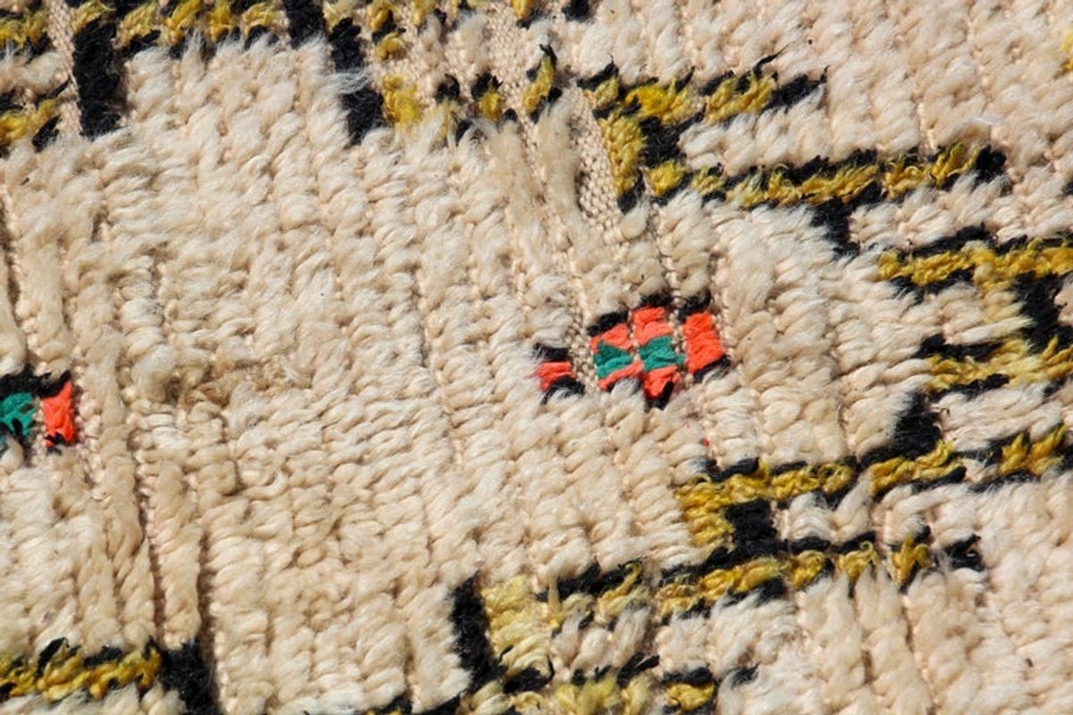 Mid-Century Modern Azilal Tribal Rug, Hand-Woven Wool, Morocco, 1960s
