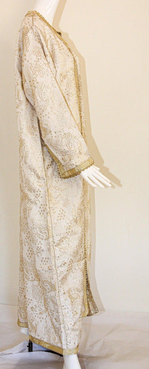 Elegant Moroccan White Caftan with Gold Metallic Floral Brocade