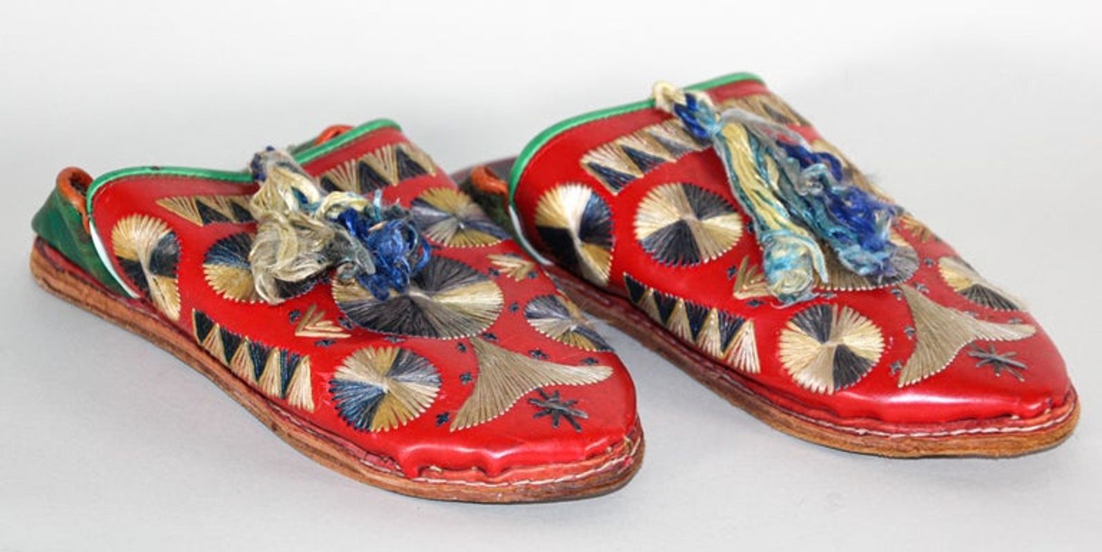 Antique Moroccan Hand Tooled Berber Leather Babouches Shoes E mosaik
