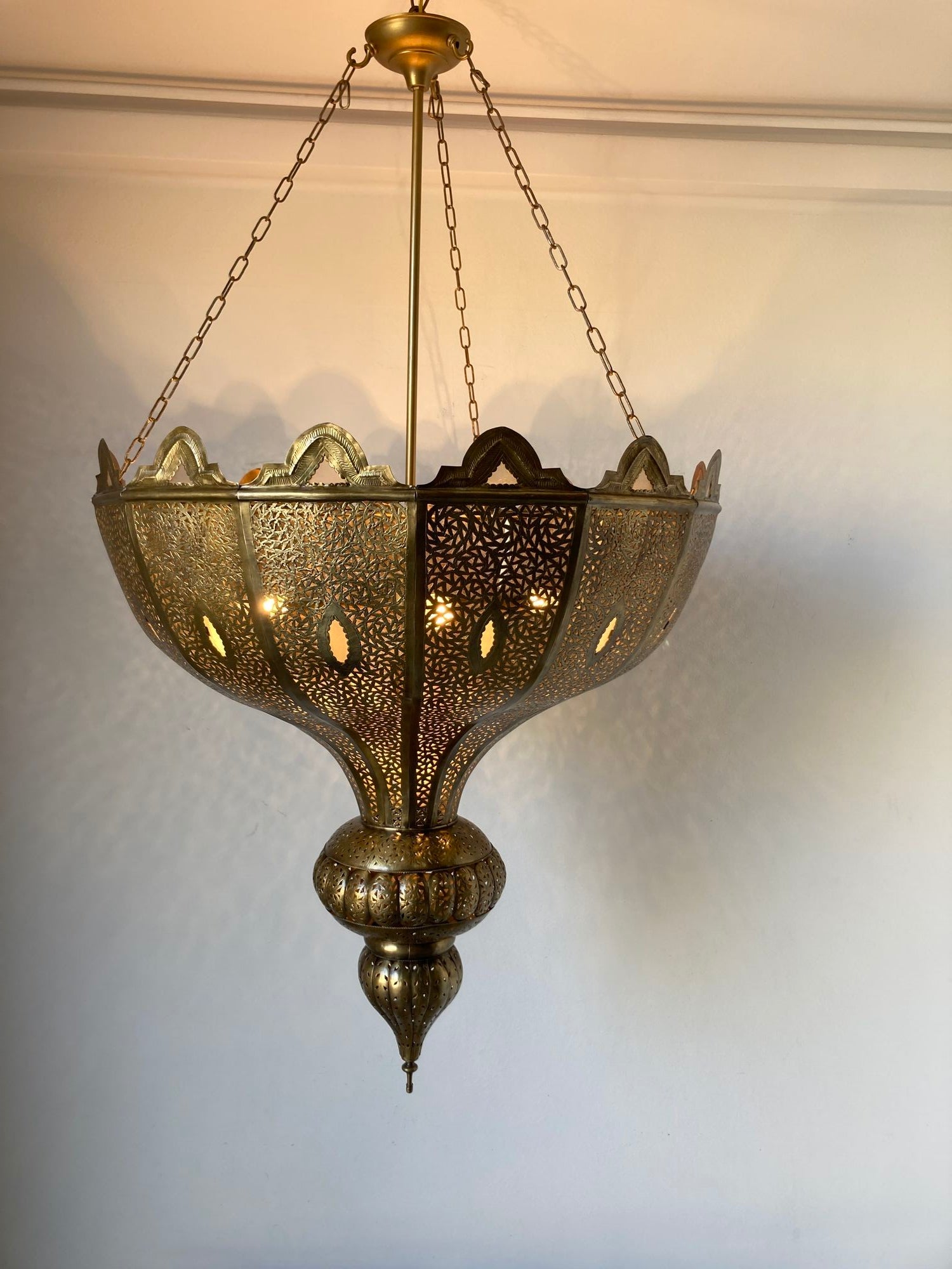 Large Vintage Brass Moroccan chandelier in Alberto Pinto Style - E-mosaik