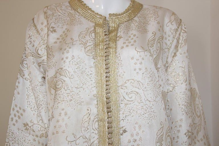 Elegant Moroccan White Caftan with Gold Metallic Floral Brocade