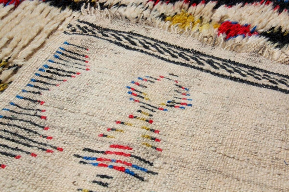 Mid-Century Modern Azilal Tribal Rug, Hand-Woven Wool, Morocco, 1960s