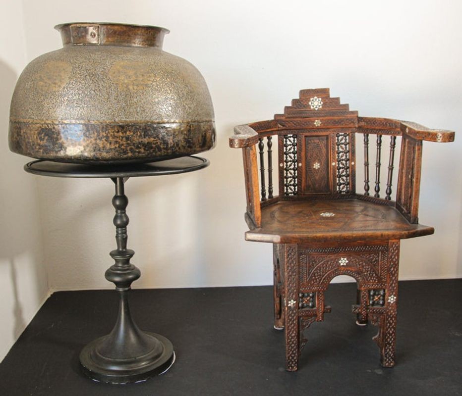 Large Fine Antique Islamic Inlaid Indo-Persian Copper Mughal Vessel