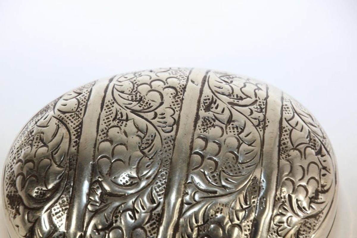 Asian Handcrafted Oval Betel Box in Metal Silvered