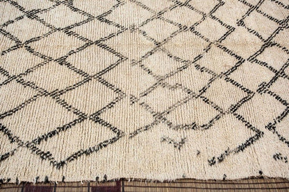 Vintage Moroccan Beni Ouarain Rug, Hand-Woven Wool, 1950s Design