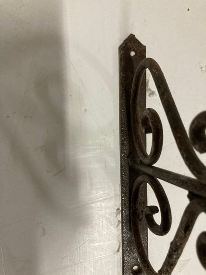 Scrolling Wall Mounted Iron Bracket for Lanterns or Signs