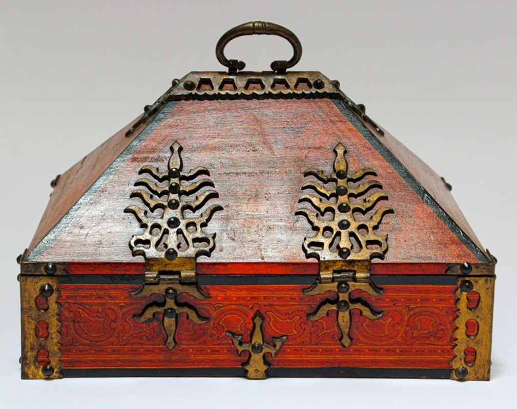 19th Century Indian Malabar Dowry Jewelry Box in Lacquered Teak with Handcrafted Brass from Kerala