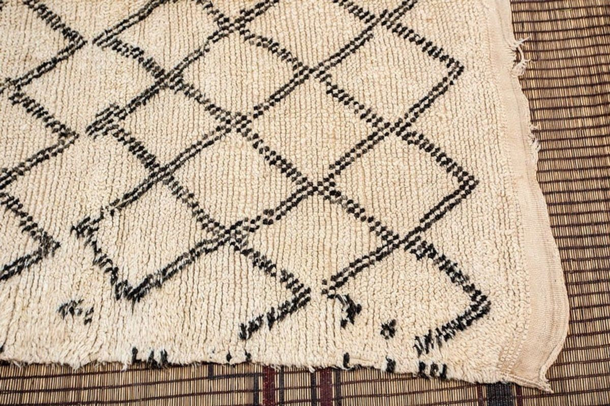 Vintage Moroccan Beni Ouarain Rug, Hand-Woven Wool, 1950s Design