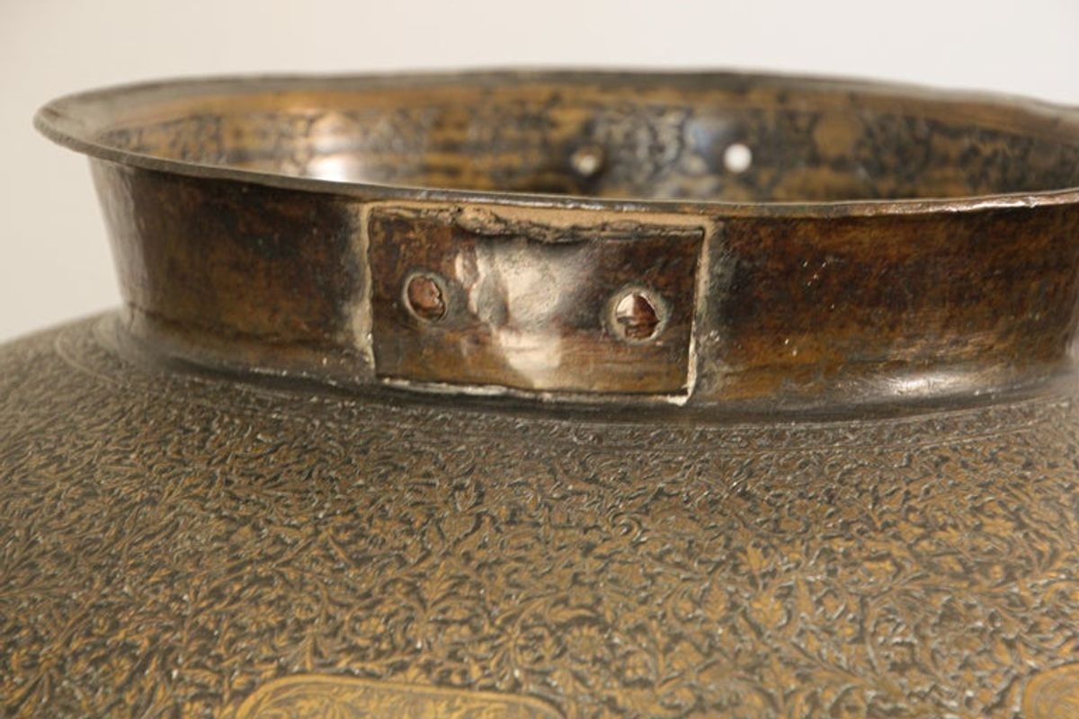 Large Fine Antique Islamic Inlaid Indo-Persian Copper Mughal Vessel