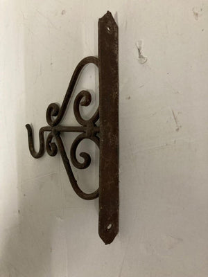 Scrolling Wall Mounted Iron Bracket for Lanterns or Signs