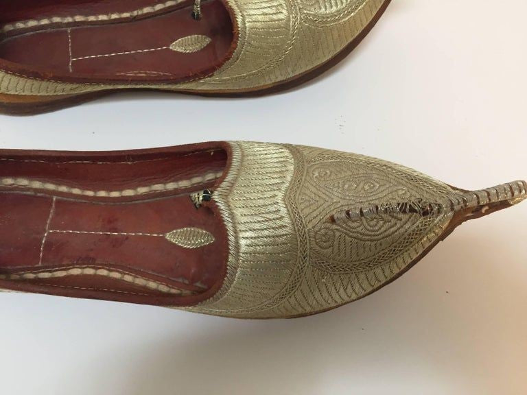 Moorish Arabian Mughal Leather Shoes with Gold Embroidered curled Toe E mosaik