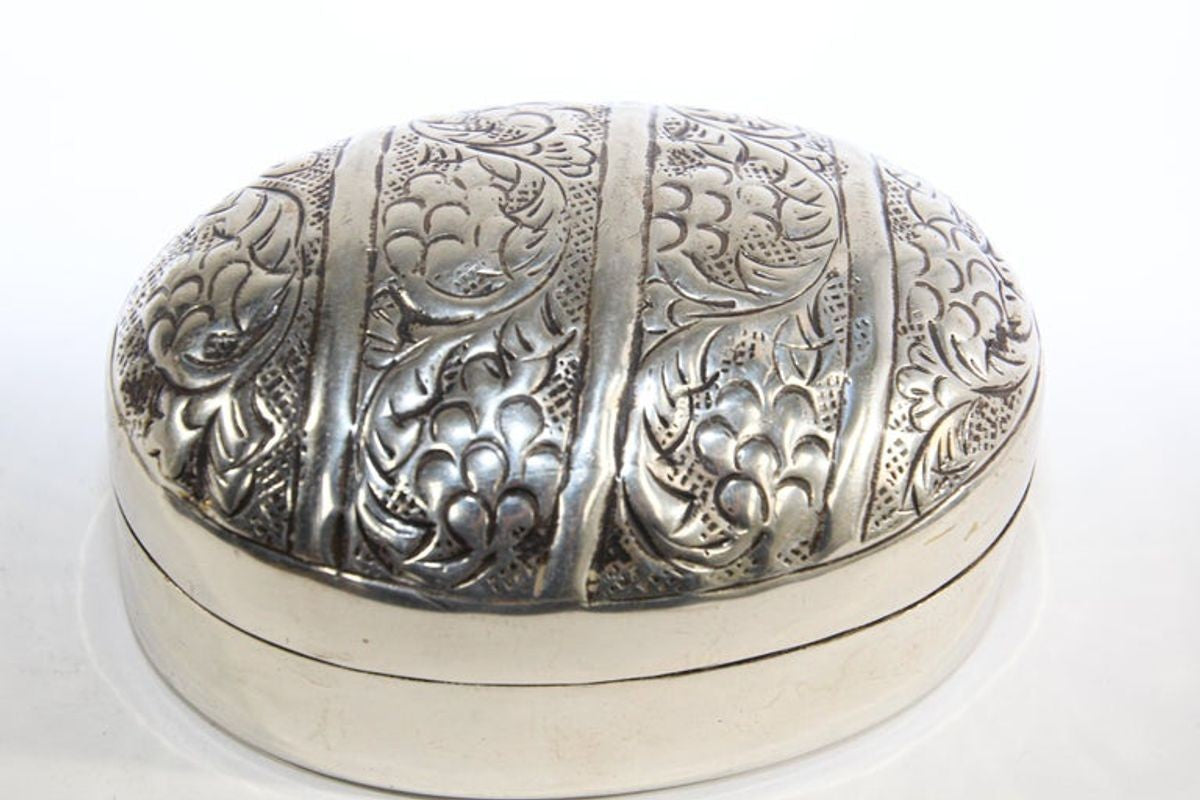 Asian Handcrafted Oval Betel Box in Metal Silvered