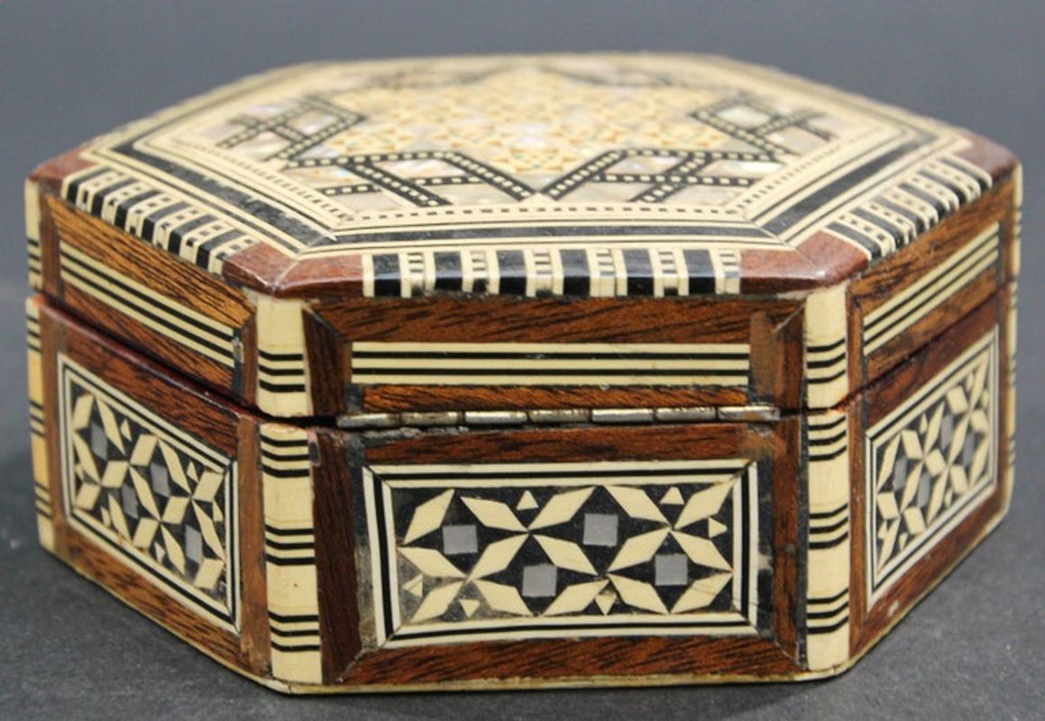 Handcrafted White Mosaic Marquetry Moorish Octagonal Box