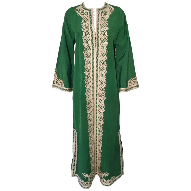 Moroccan Caftan Emerald Green Silk Kaftan Size S to M - E-mosaik Moroccan Caftan Emerald Green Silk Kaftan Size S to M - E-mosaik