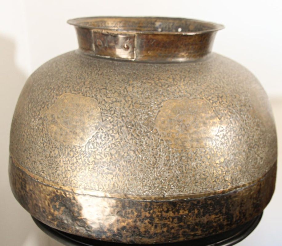 Large Fine Antique Islamic Inlaid Indo-Persian Copper Mughal Vessel