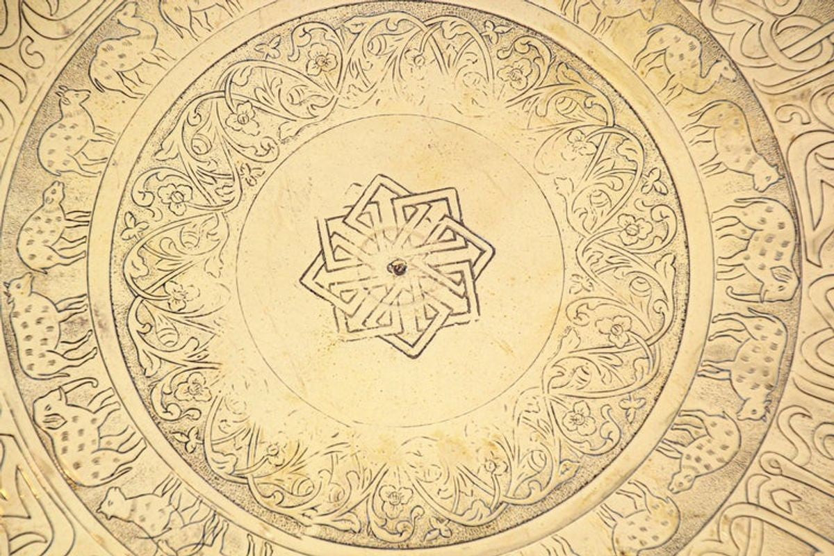 Mughal Indian Handcrafted Decorative Hammered Moorish Brass Tray