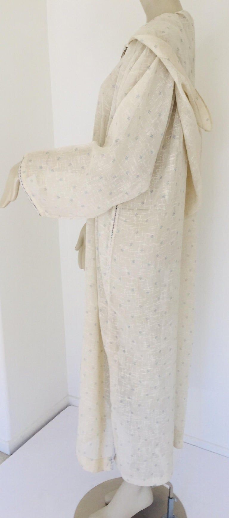 1970 Moroccan Hooded Caftan White and Blue Linen Djellabah Kaftan