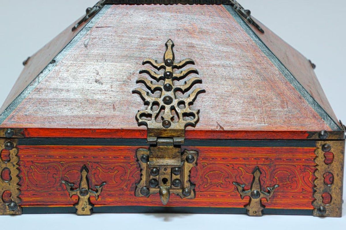19th Century Indian Malabar Dowry Jewelry Box in Lacquered Teak with Handcrafted Brass from Kerala