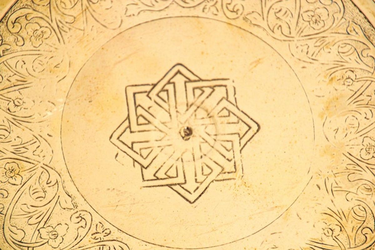 Mughal Indian Handcrafted Decorative Hammered Moorish Brass Tray